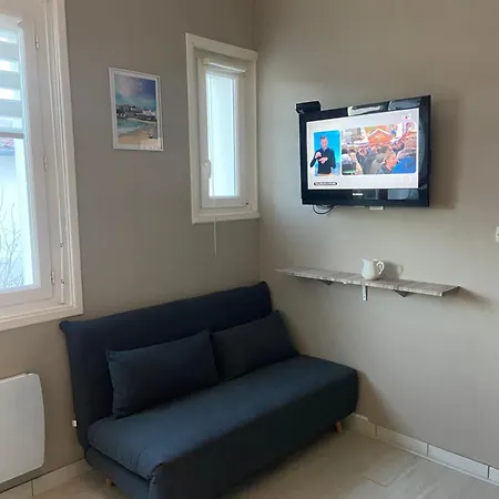 Apartment 300m De La *